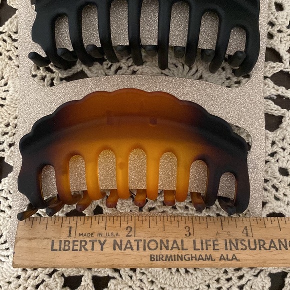 Natasha 2piece Large Hair Clips Black and Tortoise Shell - Picture 6 of 7